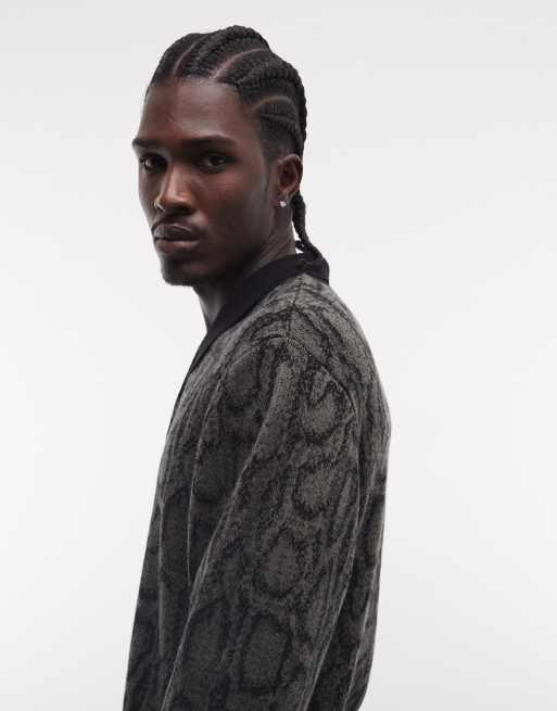 Carhartt WIP – Langärmliges Polohemd in Khaki mit Schlangen-Military-Muster, 4 von 5