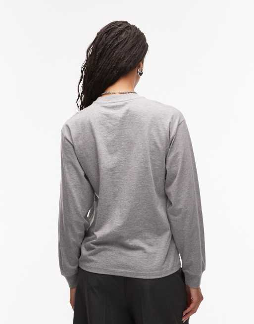 Carhartt WIP – Langärmliges T-Shirt in Grau mit herzförmigem Aufnäher, 4 von 4