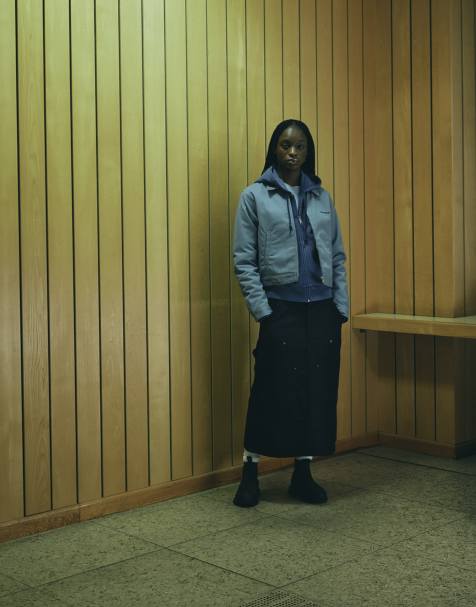 Carhartt WIP – Midi-Jeansrock in Schwarz mit doppelter Kniepartie - view 1