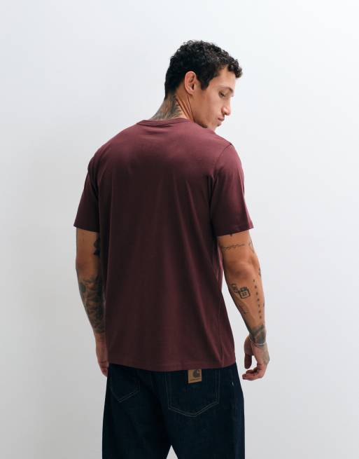 Carhartt WIP – Mörk, vinröd t-shirt med ficka, 5 av 5