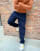 Thumbnail 1 van 4