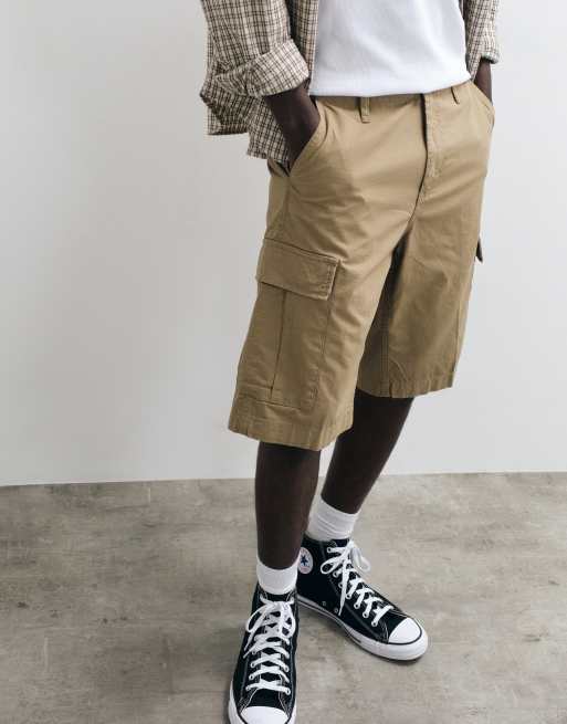 Carhartt WIP regular cargo shorts in dark beige, 2 of 5