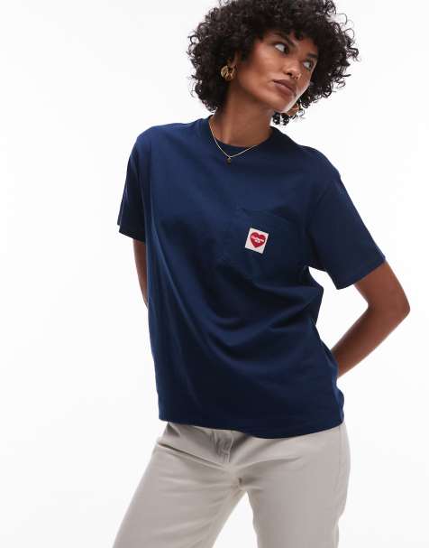 Carhartt WIP - T-shirt met hartlogo op de zak in marineblauw - view 1