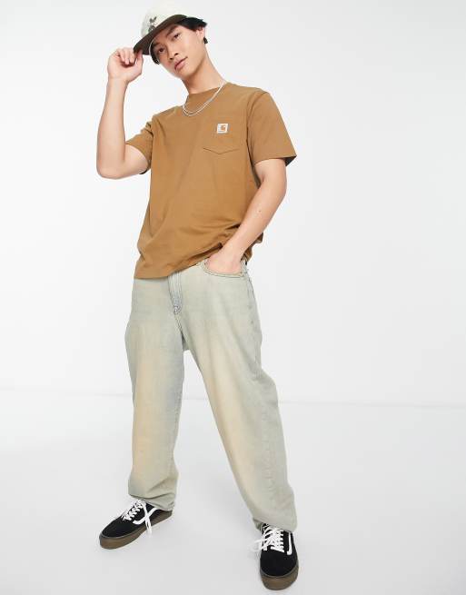 Carhartt WIP - T-shirt met zak in bruin, 4 van 4