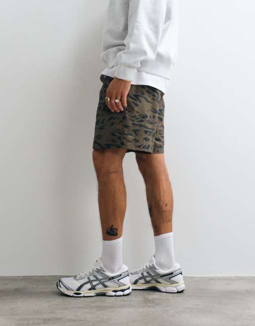 Carhartt WIP Travon nylonshorts med dyreprint, 4 af 5