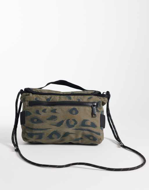 Carhartt WIP Travon shoulder bag in animal print, 4 of 4