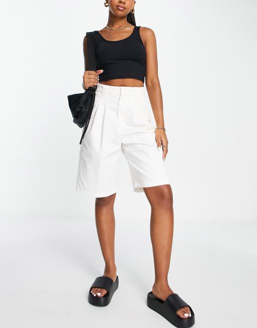 Carhartt WIP – Tristin – Longline-Shorts in Wollweiß