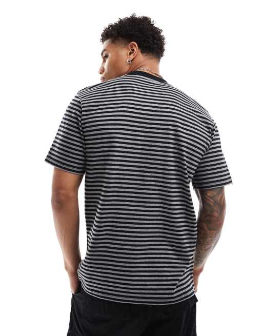 Carhartt WIP - Verner - T-shirt med sorte striber og lomme, 2 af 4