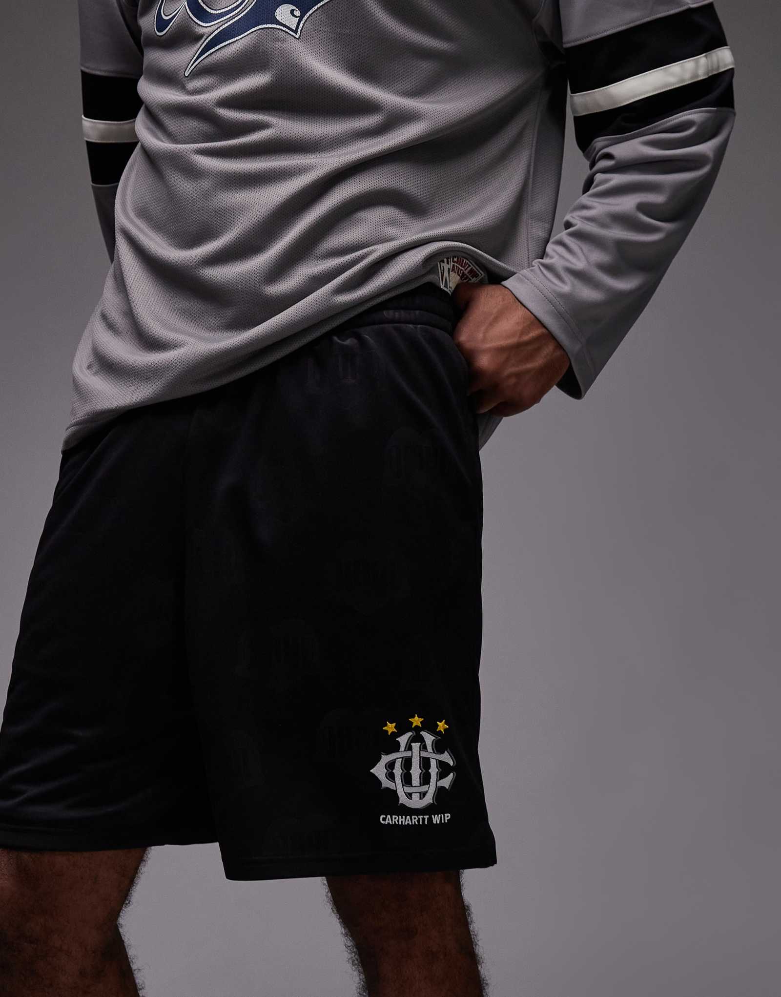 Шорты футбольного клуба Carhartt X Hartt's черного цвета
