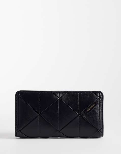 Cartera para pasaporte negra con diseño entretejido de Calvin Klein - view 1