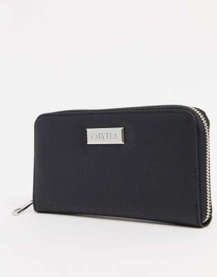 black zip purse