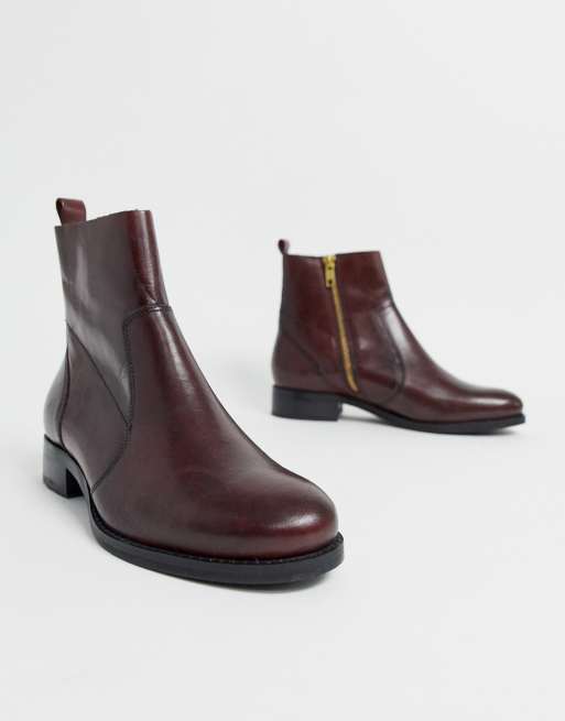 Carvela leather outlet flat chelsea boots