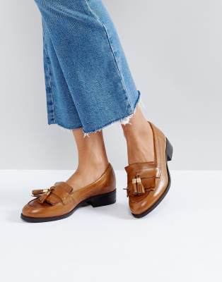 carvela leather tassel loafer