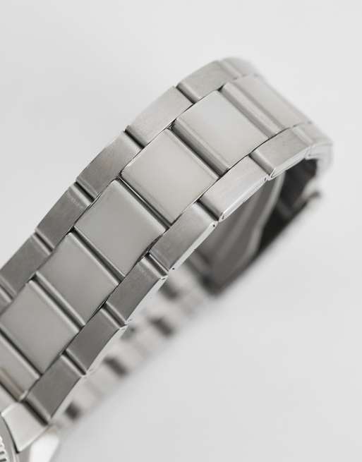 Casio MTP-1302PD-1A1VEF black dial classic analogue watch in silver, 4 of 4