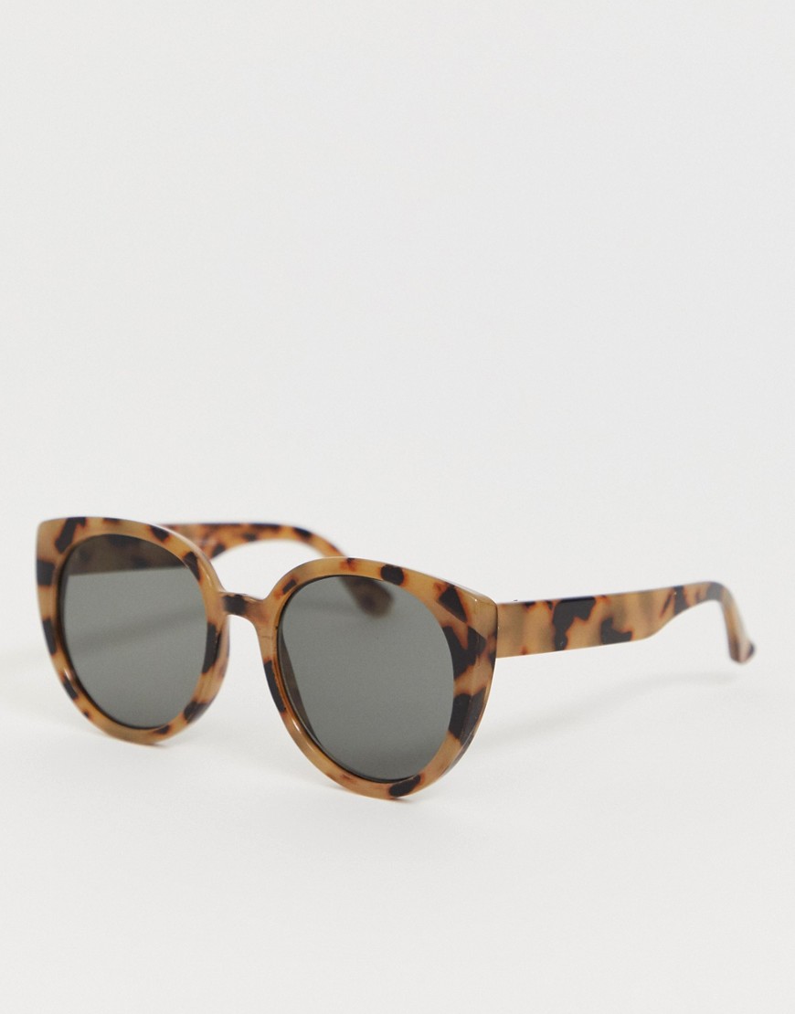 Cat eye-solbriller i cremefarvet, imiteret skildpaddelook fra New Look