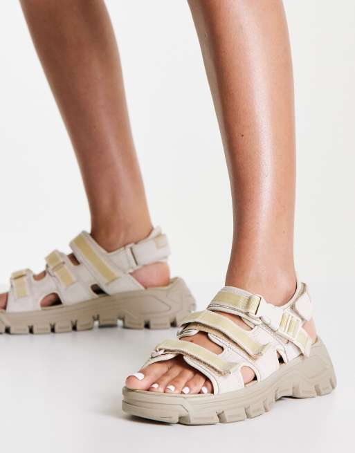 Caterpillar store sandals womens