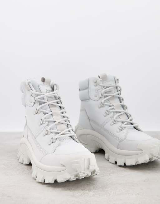 White cat outlet boots