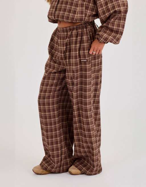 Cernucci Check wide leg trouser in brown, 3 of 4