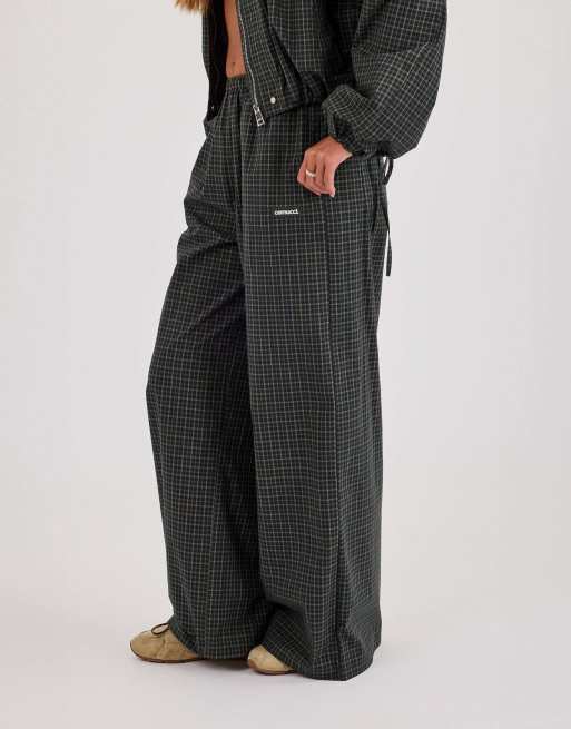 Cernucci Check wide leg trouser in green, 2 of 4