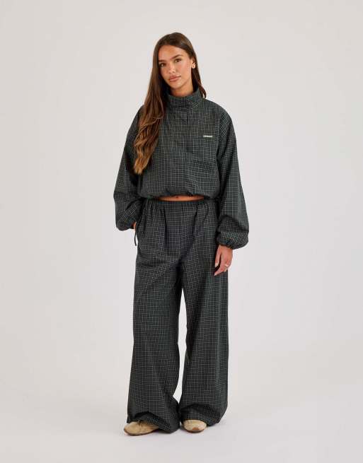 Cernucci Check wide leg trouser in green, 4 of 4