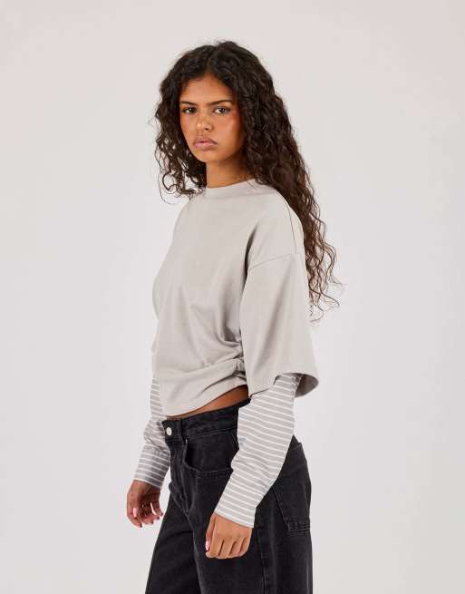 Cernucci Cropped oversized t-shirt with layered shirt in grey, 2 of 4