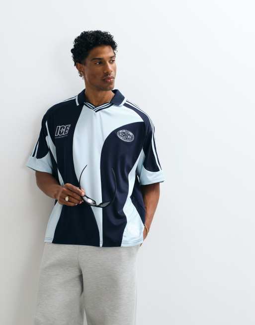 Cernucci – Fußballtrikot in Marineblau und Weiß mit V-Ausschnitt, Kragen, Bahnendesign und Logo, 3 von 5