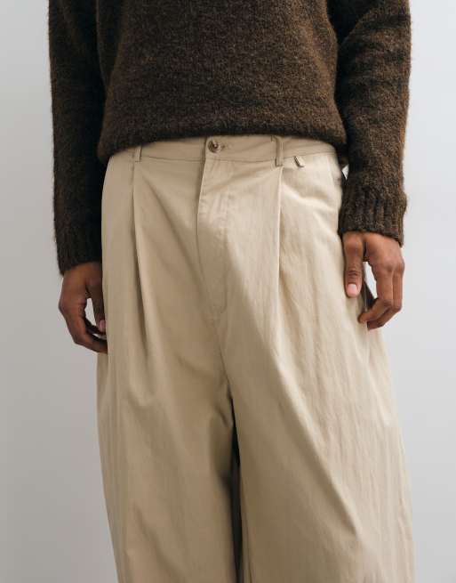 Cernucci geplooide barrel-leg broek in beige, 2 van 5