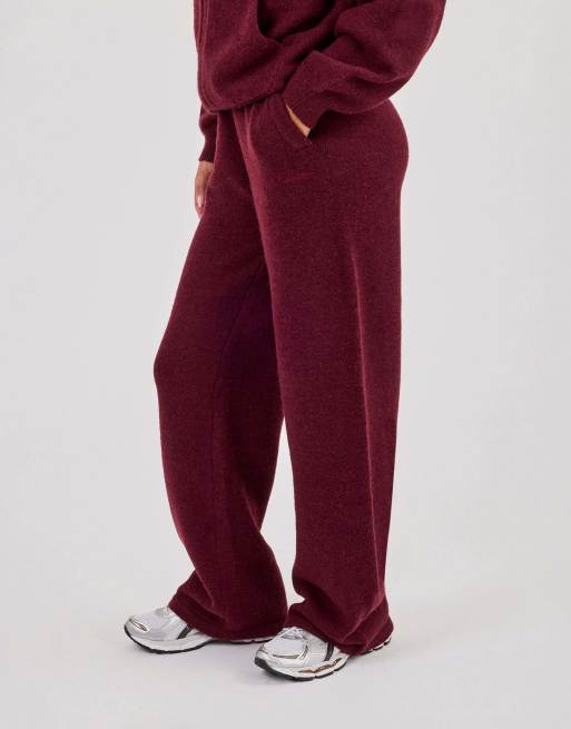 Cernucci Knitted stitch detail wide leg jogger in burgundy, 3 of 4