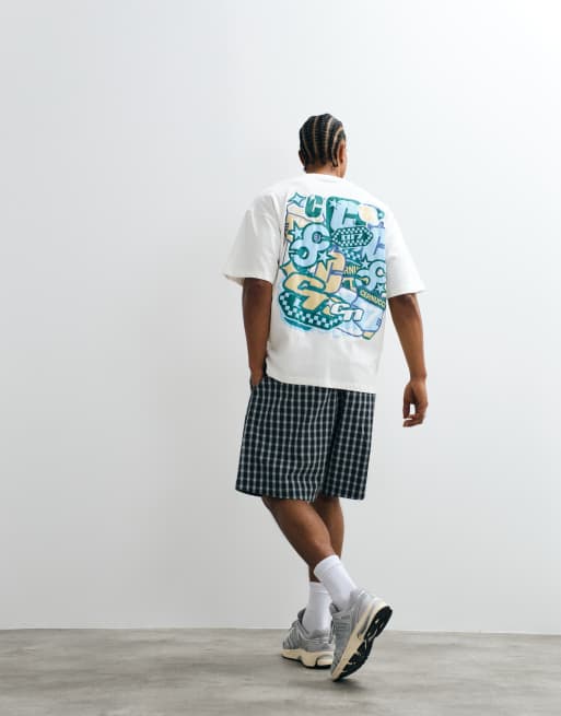 Cernucci – Oversize-T-Shirt in Wollweiß mit mehrlagigem Logo-Sticker-Print auf dem Rücken, 4 von 9