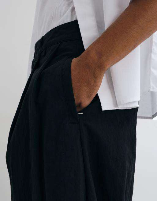 Cernucci pleated barrel leg pants in black, 3 of 5