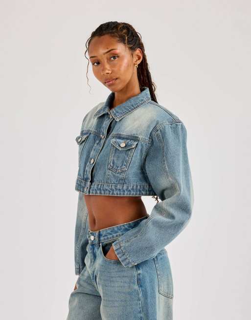 Cernucci Super crop shoulder pad denim jacket in blue, 3 of 4