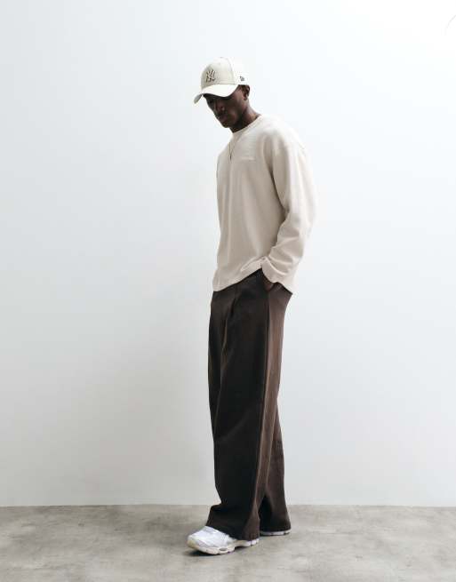 Cernucci T-shirt a maniche lunghe oversize squadrata in 100% cotone con logo waffle, 2 di 5