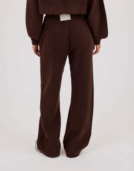 Cernucci Waffle knit wide leg jogger in brown, 3 of 4