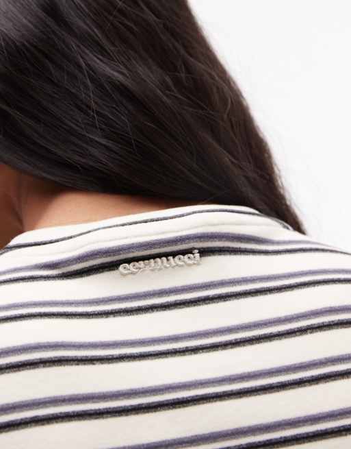 Cernucci – Weiches Cropped-Top in Blau und Cremeweiß mit Doppelstreifen, Kombiteil, 3 von 4