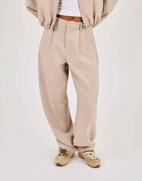 Cernucci Woven barrell leg trouser in beige - view 1