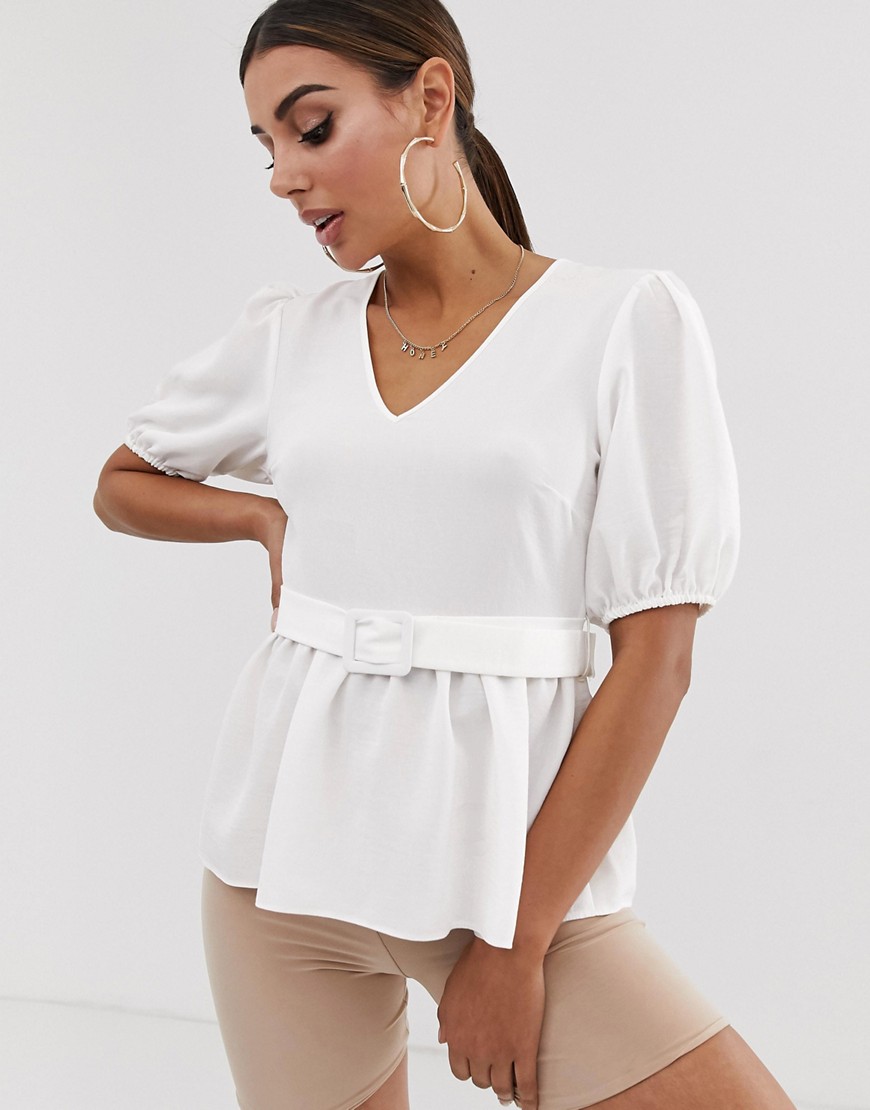 фото Чайная блузка с короткими рукавами, v-образным вырезом и поясом asos design-белый