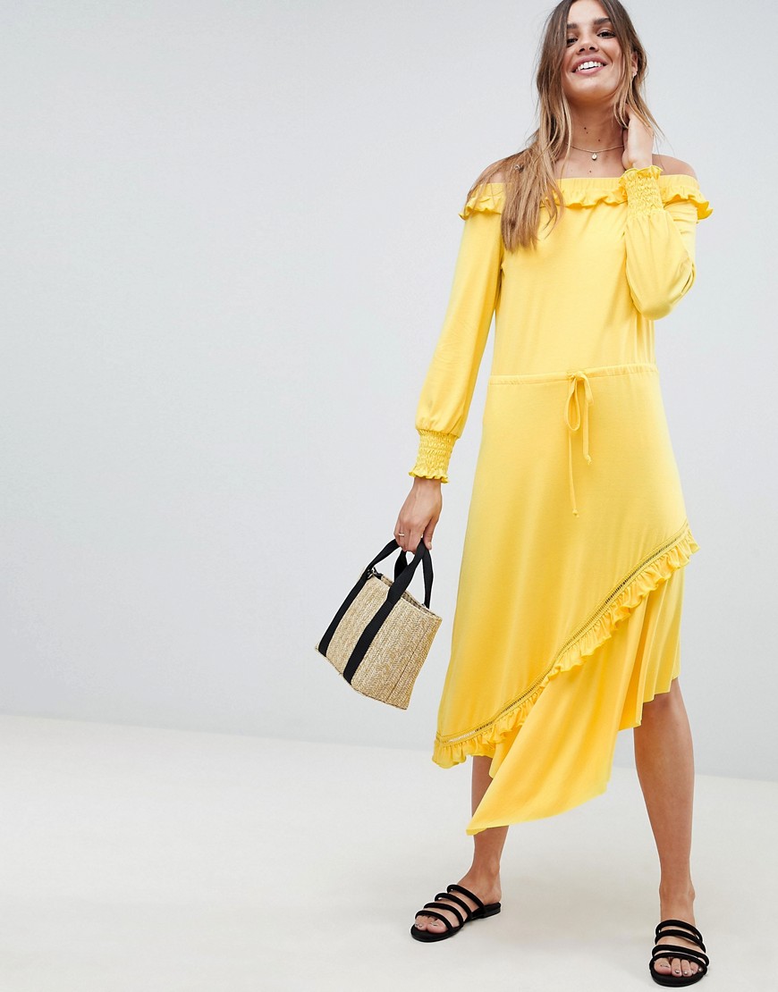 фото Чайное платье миди с открытыми плечами и сборкой на манжетах asos design-желтый