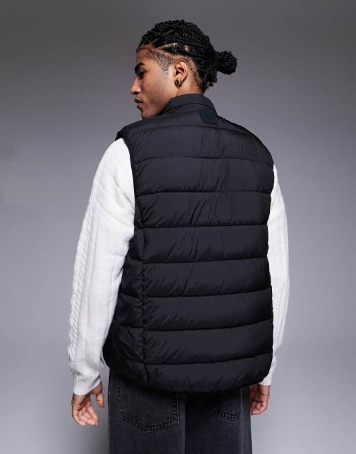 Chaleco acolchado negro ligero de River Island, 3 de 5