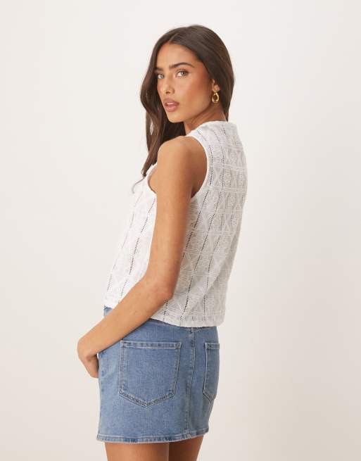 Chaleco blanco marfil de corte cuadrado con lazada delantera y cuello redondo de croché de ASOS DESIGN, 4 de 4