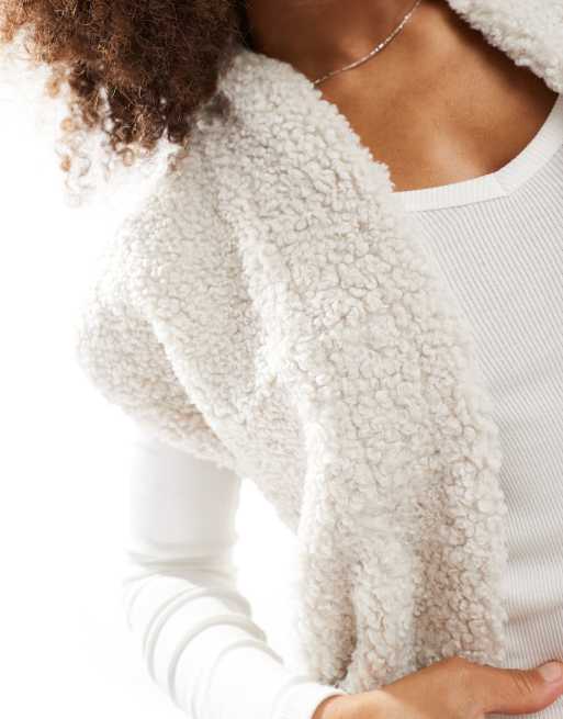 Chaleco color crema de borreguito de ONLY ASOS