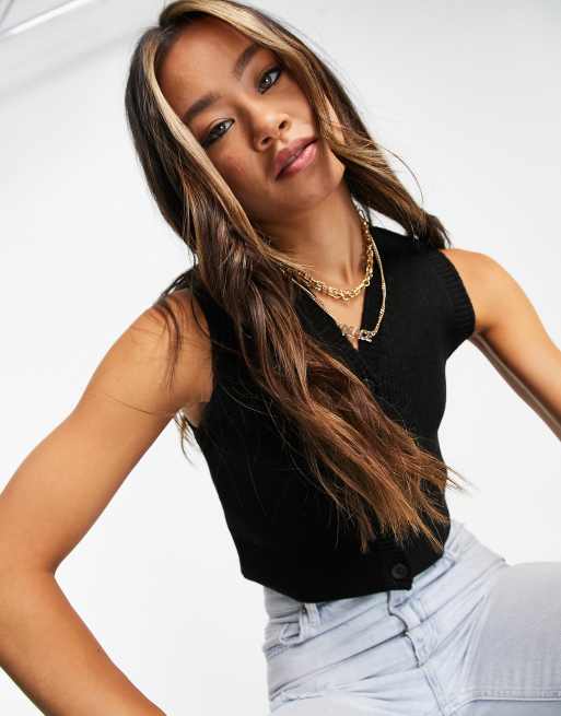 Chaleco corto negro con botones delanteros de punto de Topshop, 3 de 4