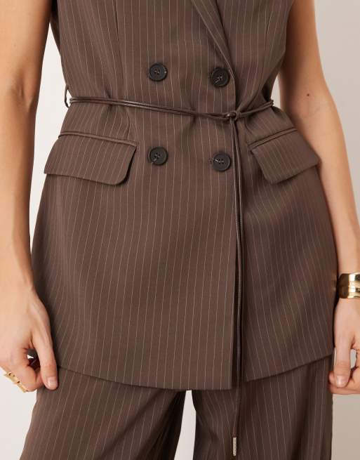 Chaleco de traje de sastre marrón chocolate con raya diplomática y cinturón de YAS (parte de un conjunto), 3 de 4