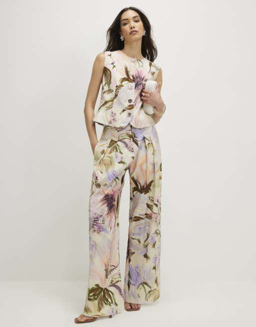 Chaleco de traje rosa con cuello subido y estampado floral de River Island (parte de un conjunto), 3 de 4