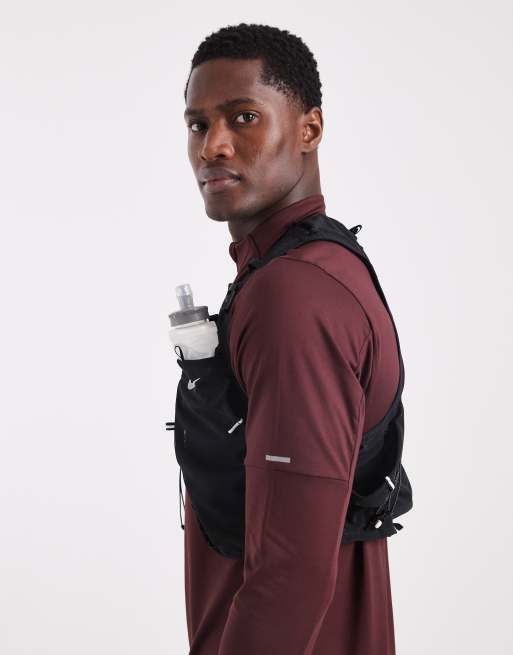 Chaleco negro y blanco vela para correr con capacidad para 5 litros de Nike , 4 de 5