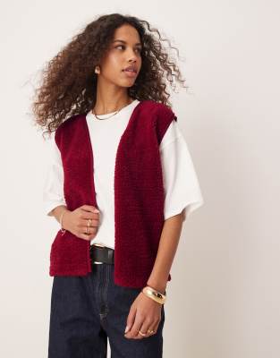 Chaleco rojo de borreguito con ribetes de ASOS DESIGN - view 1