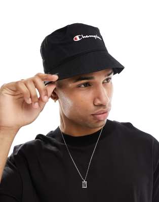 Champion bucket hat in black