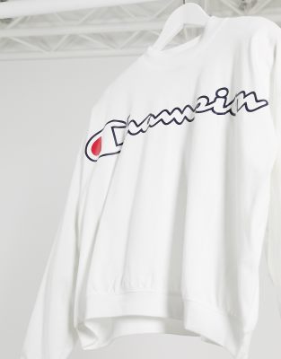 white cropped champion sweatshirt