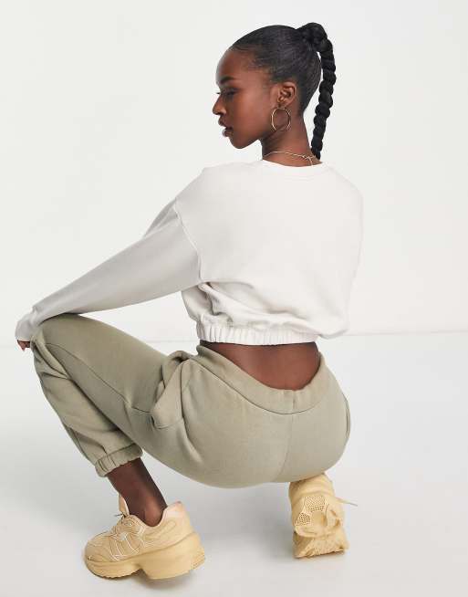 Cream hotsell cropped sweatshirt