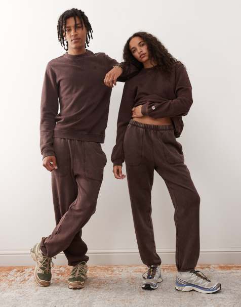 Champion - Elastische uniseks joggingbroek met manchetten in bruin - view 1