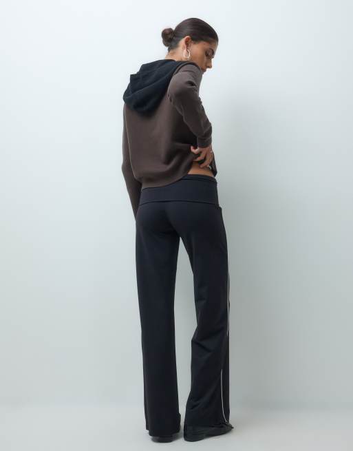 Champion Future Memories fold over waistband pants in black, 4 of 5